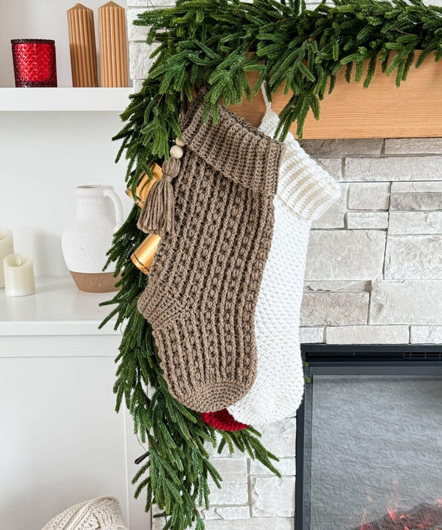 ALIA HOLIDAY STOCKING CROCHET PATTERN